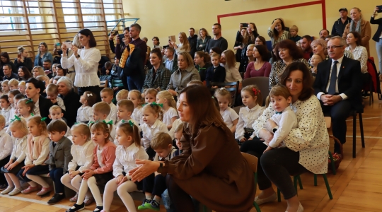 Zdjęcie 19 - Uroczyste pasowanie na Przedszkolaka w ZPO1