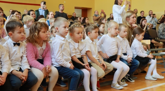 Zdjęcie 39 - Uroczyste pasowanie na Przedszkolaka w ZPO1