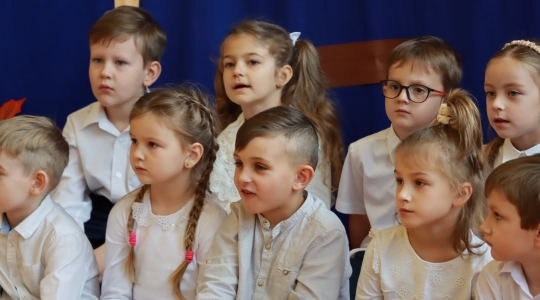 Zdjęcie 43 - Uroczyste pasowanie na Przedszkolaka w ZPO1