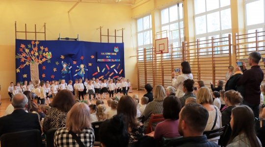 Zdjęcie 53 - Uroczyste pasowanie na Przedszkolaka w ZPO1