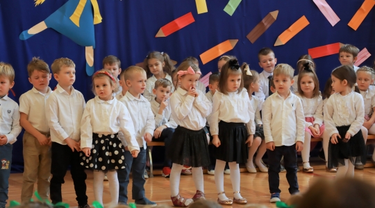 Zdjęcie 54 - Uroczyste pasowanie na Przedszkolaka w ZPO1