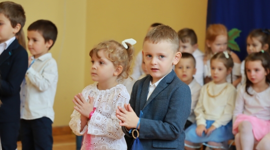 Zdjęcie 66 - Uroczyste pasowanie na Przedszkolaka w ZPO1