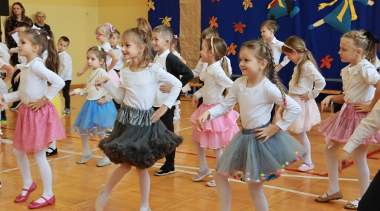 Zdjęcie 71 - Uroczyste pasowanie na Przedszkolaka w ZPO1