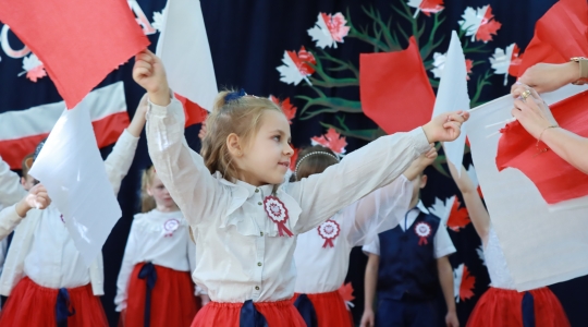 Zdjęcie 6 - Uroczyste obchody Narodowego Święta Niepodległości w Przedszkolu Miejskim nr 1
