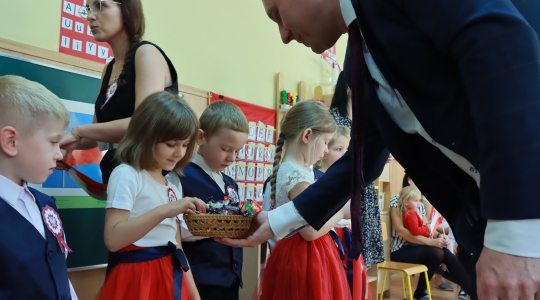 Zdjęcie 54 - Uroczyste obchody Narodowego Święta Niepodległości w Przedszkolu Miejskim nr 1