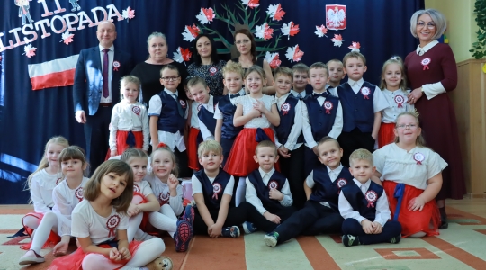 Zdjęcie 59 - Uroczyste obchody Narodowego Święta Niepodległości w Przedszkolu Miejskim nr 1