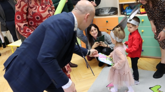 Zdjęcie 53 - Pasowanie na przedszkolaka w Przedszkolu Miejskim nr 5
