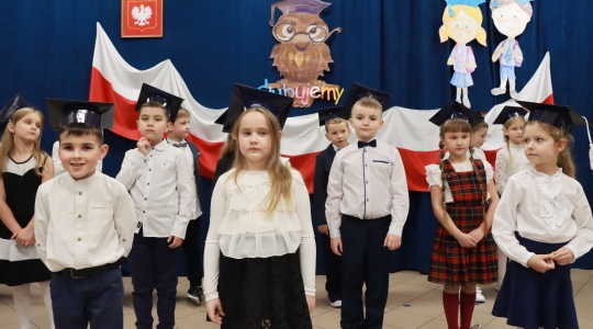 Zdjęcie 4 - Ślubowanie pierwszoklasistów w Szkole Podstawowej nr 3