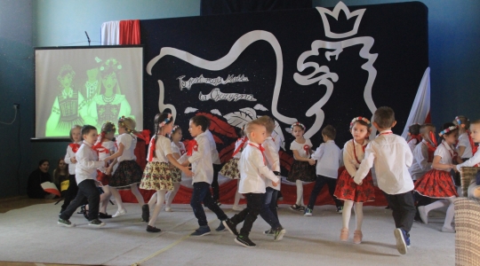 Zdjęcie 19 - Obchody Narodowego Święta Niepodległości w Szkole Podstawowej nr 2