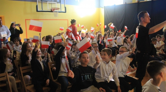 Zdjęcie 24 - Obchody Narodowego Święta Niepodległości w Szkole Podstawowej nr 2