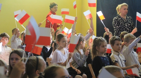 Zdjęcie 25 - Obchody Narodowego Święta Niepodległości w Szkole Podstawowej nr 2