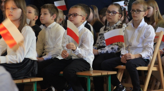 Zdjęcie 29 - Obchody Narodowego Święta Niepodległości w Szkole Podstawowej nr 2