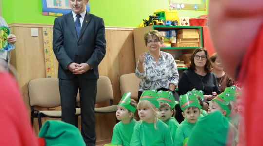 Zdjęcie 25 - Pasowanie na przedszkolaka w Przedszkolu Miejskim nr 1