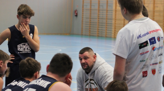Zdjęcie 2 - Rozgrywki U 15 UKS Biało - Czarni