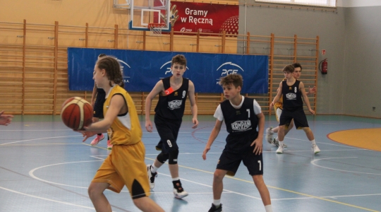 Zdjęcie 6 - Rozgrywki U 15 UKS Biało - Czarni