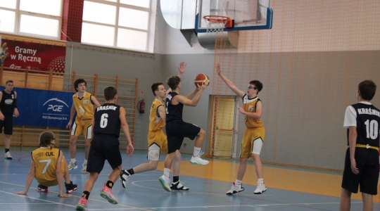 Zdjęcie 7 - Rozgrywki U 15 UKS Biało - Czarni