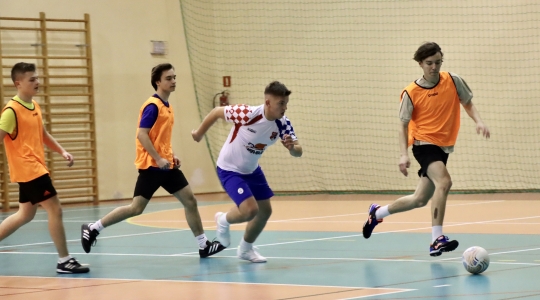 Zdjęcie 19 - Monster Team zwycięzcą II Nocnego Turnieju Halowego w Piłkę Nożną
