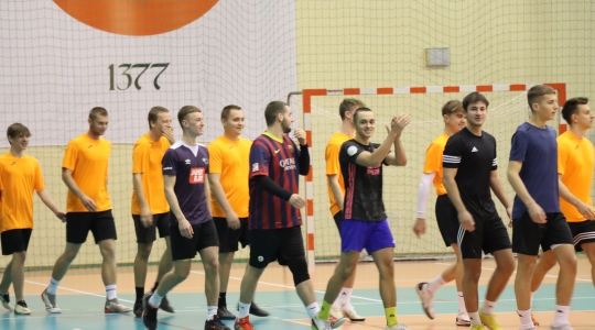 Zdjęcie 40 - Monster Team zwycięzcą II Nocnego Turnieju Halowego w Piłkę Nożną