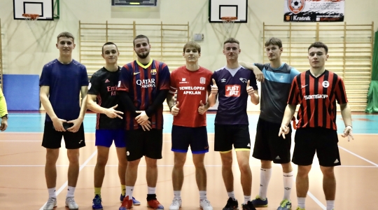 Zdjęcie 96 - Monster Team zwycięzcą II Nocnego Turnieju Halowego w Piłkę Nożną