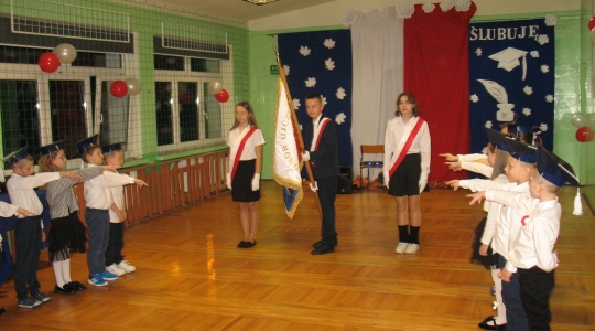Zdjęcie 3 - Ślubowanie klas I w Szkole Podstawowej nr 4