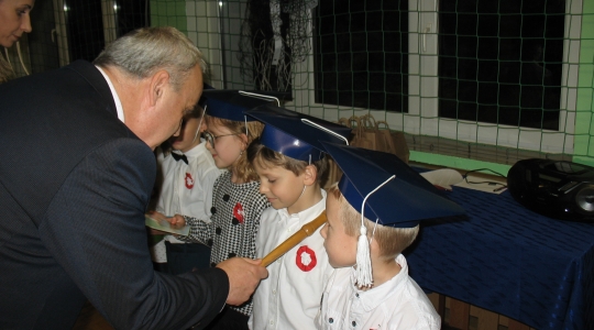 Zdjęcie 5 - Ślubowanie klas I w Szkole Podstawowej nr 4