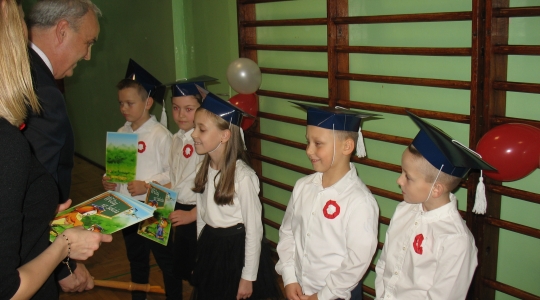 Zdjęcie 7 - Ślubowanie klas I w Szkole Podstawowej nr 4