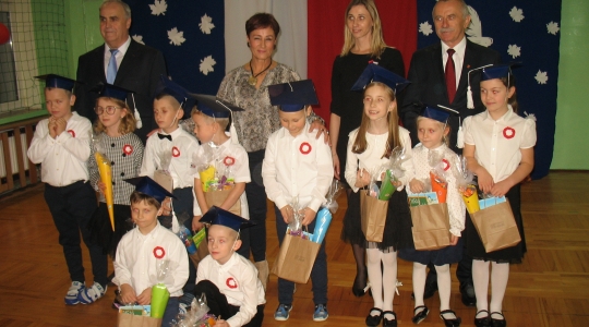 Zdjęcie 19 - Ślubowanie klas I w Szkole Podstawowej nr 4