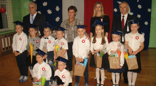 Zdjęcie 1 - Ślubowanie klas I w Szkole Podstawowej nr 4