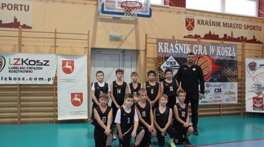 Zdjęcie 2 - Inauguracja Koszykarskich rozgrywek w kategorii ,,U 12 M  Młodzik Młodszy’’ w Kraśniku