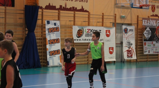 Zdjęcie 4 - Inauguracja Koszykarskich rozgrywek w kategorii ,,U 12 M  Młodzik Młodszy’’ w Kraśniku