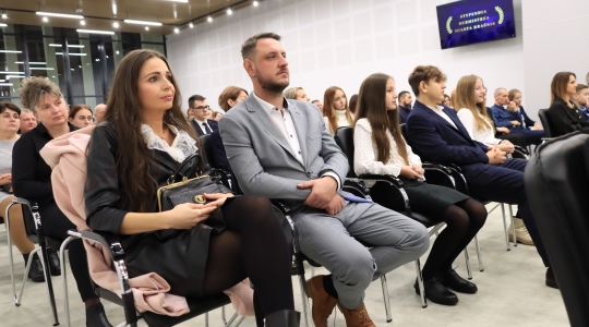 Zdjęcie 4 - Stypendia naukowe i artystyczne Burmistrza Miasta Kraśnik za rok szkolny 2021/2022 cz. 1