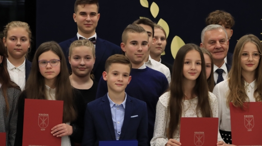 Zdjęcie 8 - Stypendia naukowe i artystyczne Burmistrza Miasta Kraśnik za rok szkolny 2021/2022 cz. 1