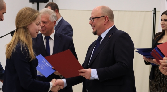 Zdjęcie 10 - Stypendia naukowe i artystyczne Burmistrza Miasta Kraśnik za rok szkolny 2021/2022 cz. 1