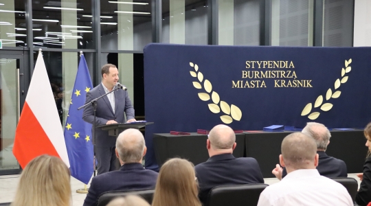 Zdjęcie 12 - Stypendia naukowe i artystyczne Burmistrza Miasta Kraśnik za rok szkolny 2021/2022 cz. 1