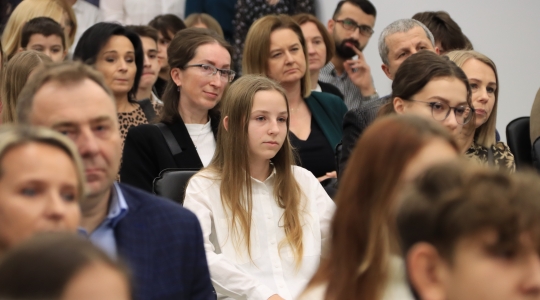 Zdjęcie 15 - Stypendia naukowe i artystyczne Burmistrza Miasta Kraśnik za rok szkolny 2021/2022 cz. 1