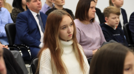 Zdjęcie 16 - Stypendia naukowe i artystyczne Burmistrza Miasta Kraśnik za rok szkolny 2021/2022 cz. 1