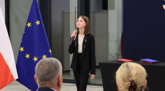 Zdjęcie 19 - Stypendia naukowe i artystyczne Burmistrza Miasta Kraśnik za rok szkolny 2021/2022 cz. 1