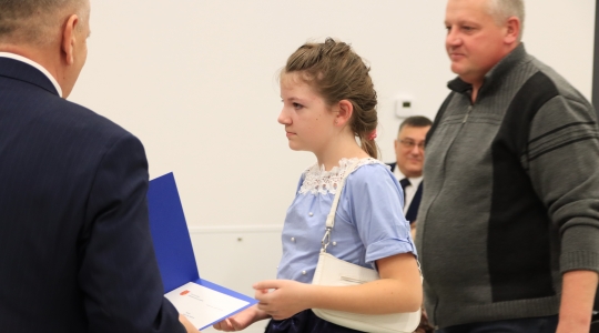 Zdjęcie 28 - Stypendia naukowe i artystyczne Burmistrza Miasta Kraśnik za rok szkolny 2021/2022 cz. 1