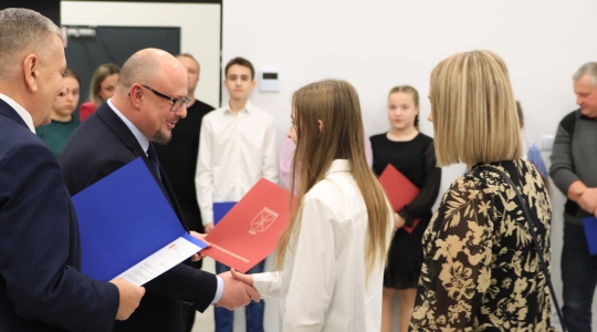 Zdjęcie 29 - Stypendia naukowe i artystyczne Burmistrza Miasta Kraśnik za rok szkolny 2021/2022 cz. 1