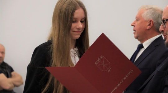 Zdjęcie 39 - Stypendia naukowe i artystyczne Burmistrza Miasta Kraśnik za rok szkolny 2021/2022 cz. 1