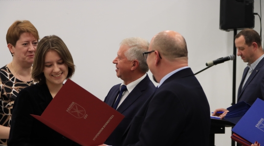 Zdjęcie 41 - Stypendia naukowe i artystyczne Burmistrza Miasta Kraśnik za rok szkolny 2021/2022 cz. 1