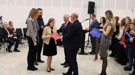 Zdjęcie 42 - Stypendia naukowe i artystyczne Burmistrza Miasta Kraśnik za rok szkolny 2021/2022 cz. 1