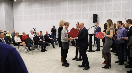 Zdjęcie 44 - Stypendia naukowe i artystyczne Burmistrza Miasta Kraśnik za rok szkolny 2021/2022 cz. 1