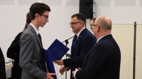Zdjęcie 60 - Stypendia naukowe i artystyczne Burmistrza Miasta Kraśnik za rok szkolny 2021/2022 cz. 1