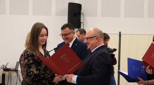 Zdjęcie 63 - Stypendia naukowe i artystyczne Burmistrza Miasta Kraśnik za rok szkolny 2021/2022 cz. 1