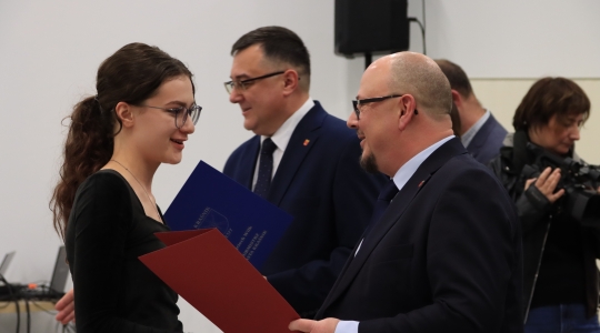 Zdjęcie 64 - Stypendia naukowe i artystyczne Burmistrza Miasta Kraśnik za rok szkolny 2021/2022 cz. 1