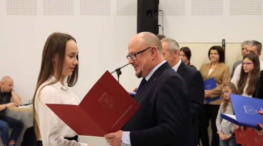 Zdjęcie 69 - Stypendia naukowe i artystyczne Burmistrza Miasta Kraśnik za rok szkolny 2021/2022 cz. 1