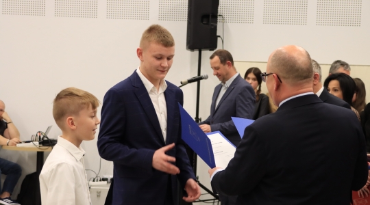 Zdjęcie 71 - Stypendia naukowe i artystyczne Burmistrza Miasta Kraśnik za rok szkolny 2021/2022 cz. 1