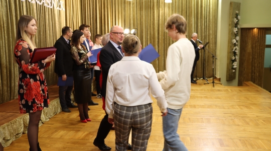 Zdjęcie 20 - Stypendia naukowe i artystyczne Burmistrza Miasta Kraśnik za rok szkolny 2021/2022 cz. 2