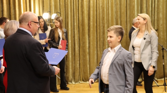 Zdjęcie 22 - Stypendia naukowe i artystyczne Burmistrza Miasta Kraśnik za rok szkolny 2021/2022 cz. 2